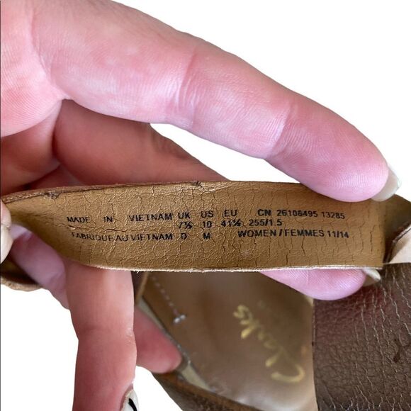 Clarks Artisan Ranae Estelle Gold Sandal Size 10 - Picture 3 of 7